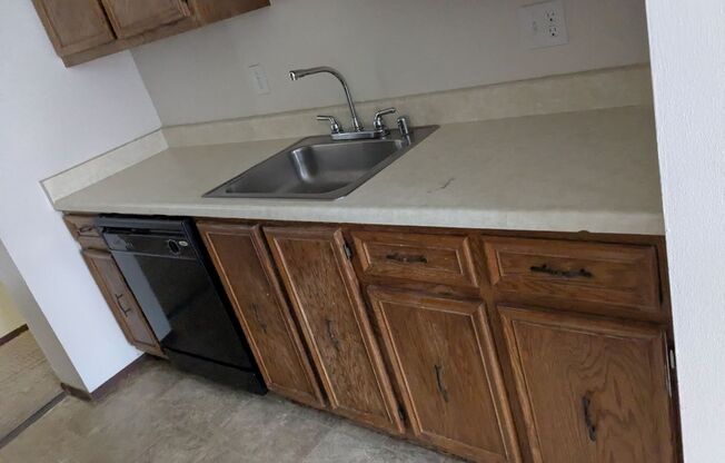 2 beds, 1.5 baths, 1,000 sqft, $1,451, Unit 8199-8199C