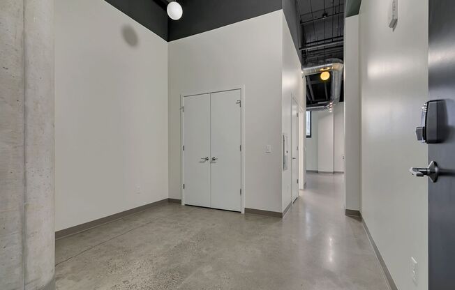 Studio, 1 bath, 405 sqft, $925, Unit The Lofts-166