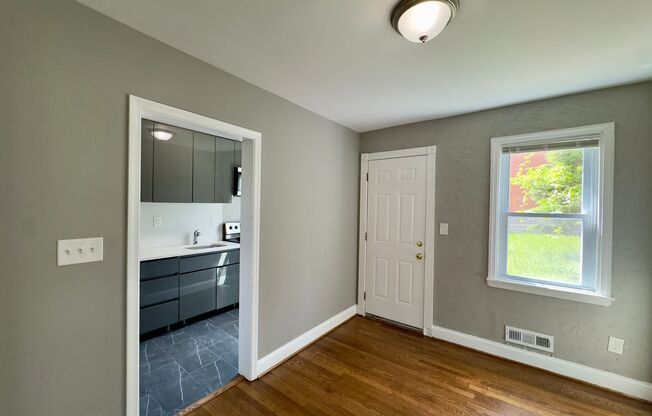 Charming 2Bed/1Bath in Cameron Village, MD