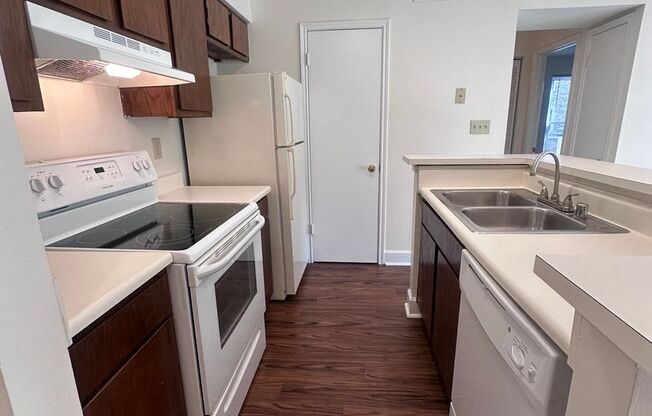 1 bed, 1 bath, 779 sqft, $1,500, Unit 808 #1C