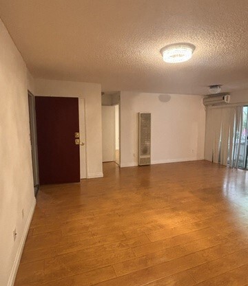 1 bed, 1 bath, 628 sqft, $1,800, Unit 102