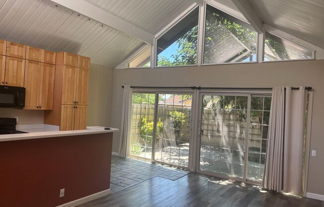 Lovely, 2 Bedroom 1.5 bath townhome nestled in the great town of Livermore.