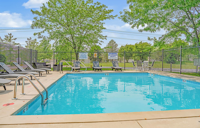 Brixin Franklin Apartments & Townhomes Outdoor Pool