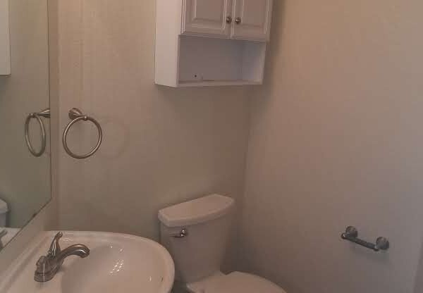 2 beds, 2 baths, $1,300