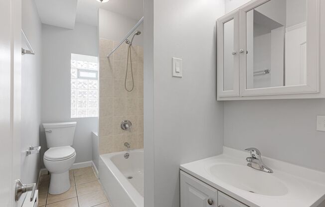 1 bed, 1 bath, 565 sqft, $1,850, Unit 210