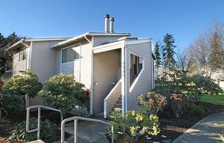 2Bd/1Ba Kirkland Condo