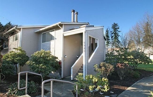 2Bd/1Ba Kirkland Condo