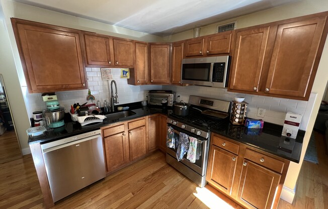 4 beds, 2 baths, $5,300, Unit 2