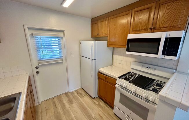 Charming and Bright 2 bed 1 bath in Point Loma