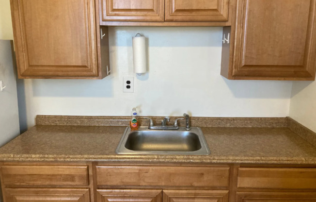 221 X BROOKFIELD AVE