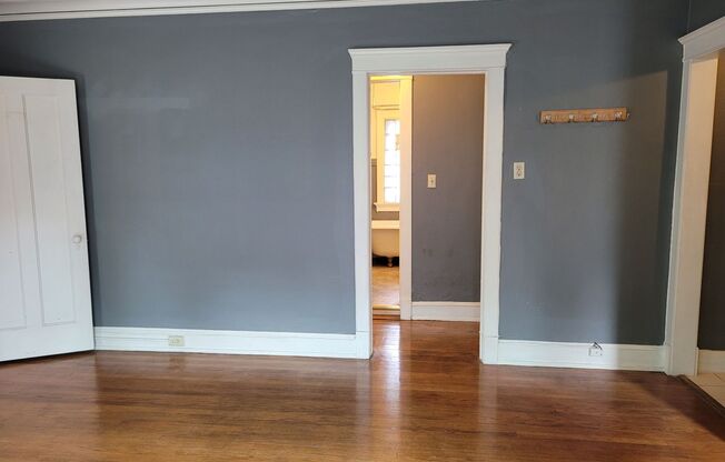 1 bed, 1 bath, $1,125, Unit 11