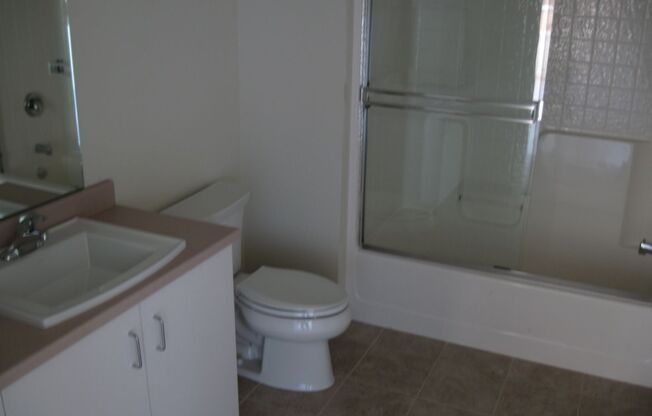 2 beds, 1 bath, $2,199, Unit 07