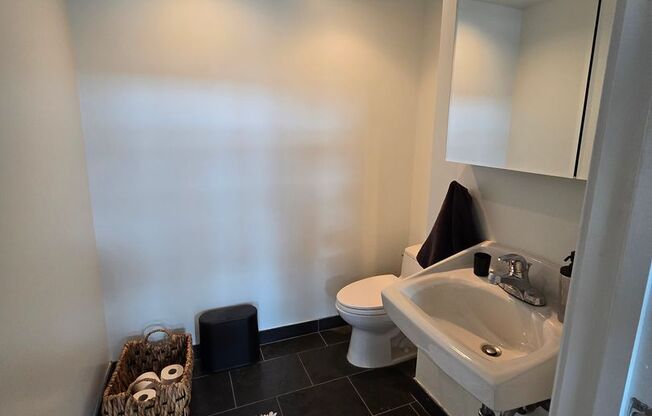 3 beds, 2.5 baths, 2,375 sqft, $4,995, Unit 1B