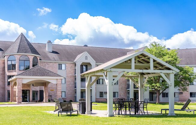 Hummingbird Cove Apartments