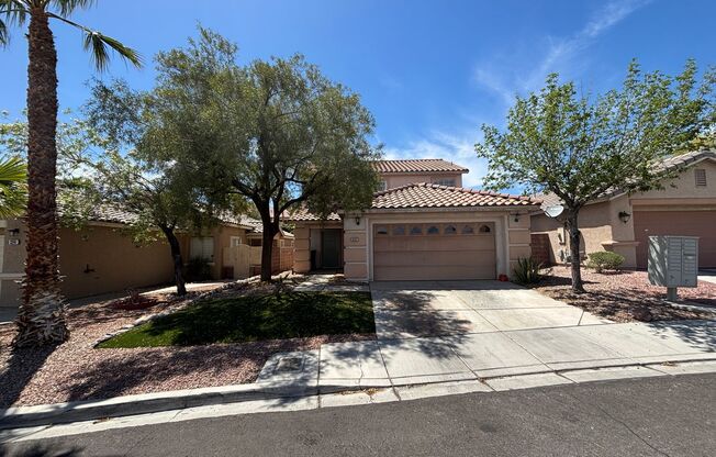 Beautiful 4Bed/3Bath/2Car residence located in Summerlin near Town Center Drive