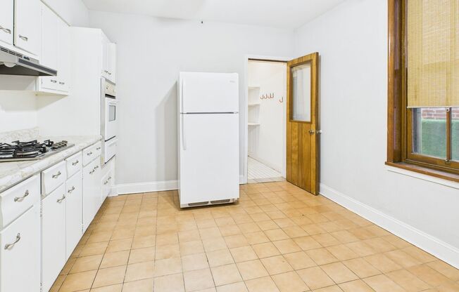 Huge 4 bed 2 full bath home in the heart of Fairmount.