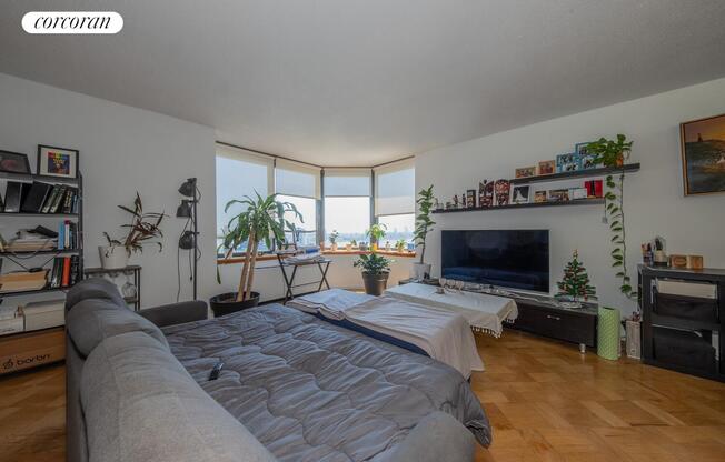 415 E 37th Street