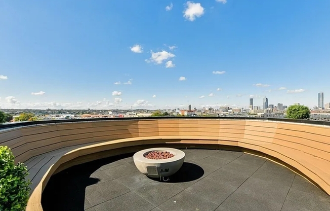 1 bed, 1 bath, $3,100, Unit Unit 205