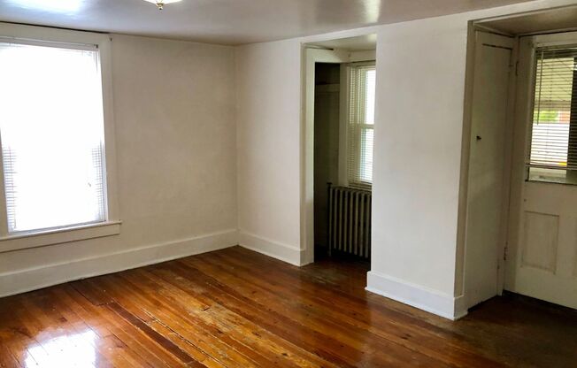 1 bed, 1 bath, $675, Unit 362 W BROADWAY APT #6