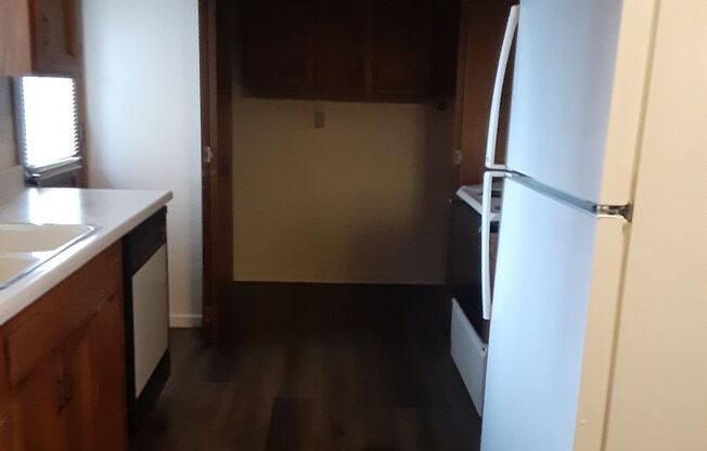 2 beds, 2 baths, $1,300