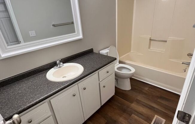 912 Pineland Ave, Apt 26, Hinesville, GA 31313