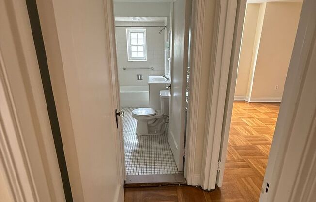 1 bed, 1 bath, 768 sqft, $1,450, Unit Royal York 804