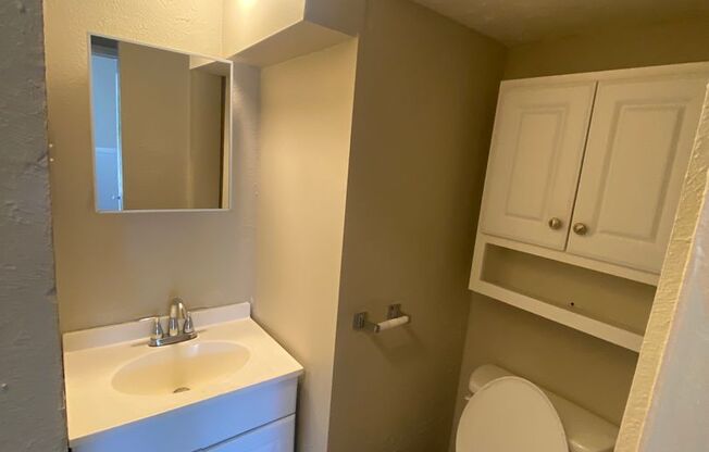 Studio, 1 bath, $550, Unit Unit #1