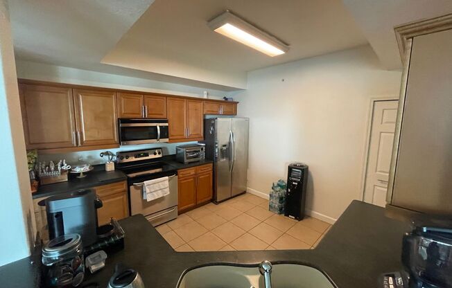 3 Bedroom/2 Bathroom 6th floor unit at Promenade Condominiums!