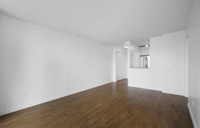 1 bed, 1 bath, $4,400, Unit 29D