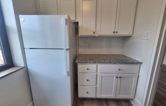 1 bed, 1 bath, 600 sqft, $1,299, Unit 5631 Rippey St. #C6