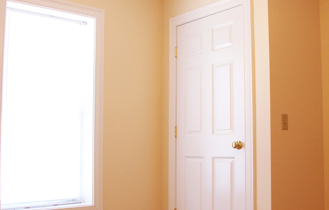 1 bed, 1 bath, $1,900, Unit APT 2