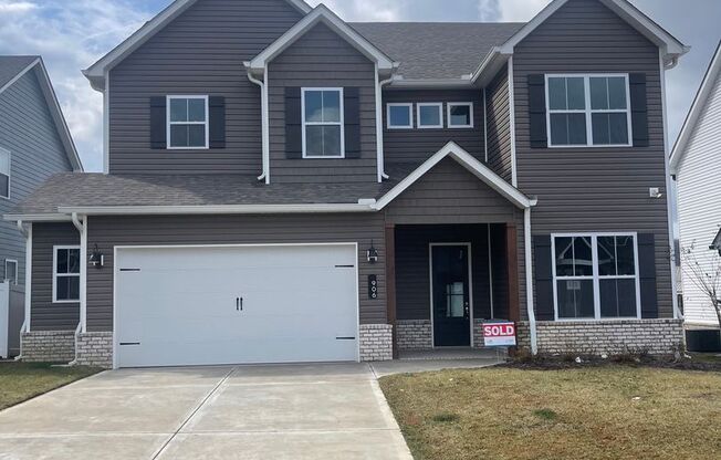 West Knoxville, 5 Bedroom, 3 Bath 2-story home close to I40!