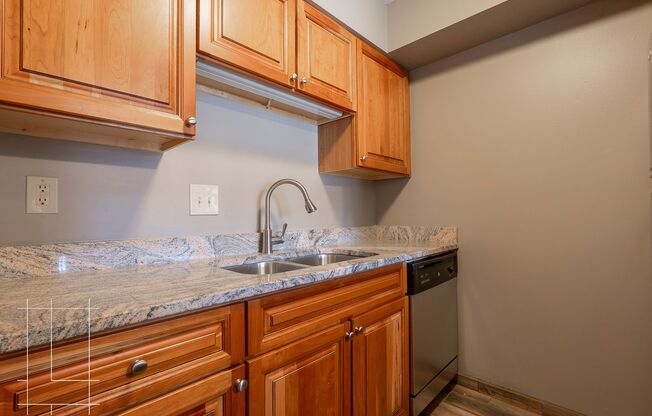 2 beds, 1.5 baths, $1,425, Unit 393 E Buttles Ave Apt. H