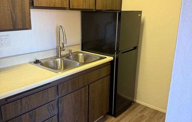 Studio, 1 bath, $1,000, Unit 16
