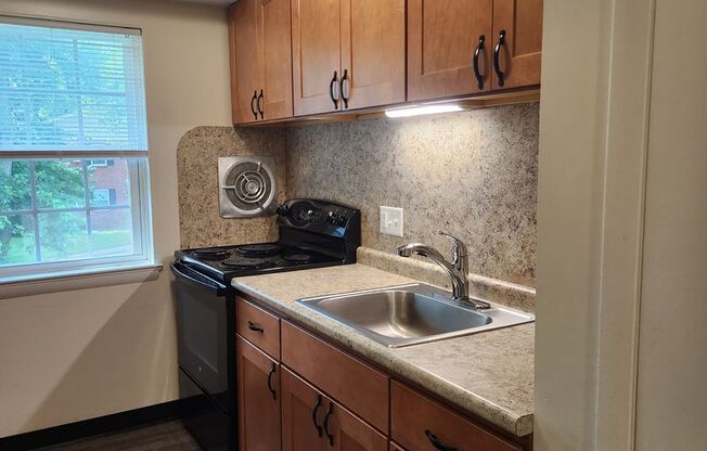2 beds, 1 bath, 859 sqft, $1,450, Unit GL46007