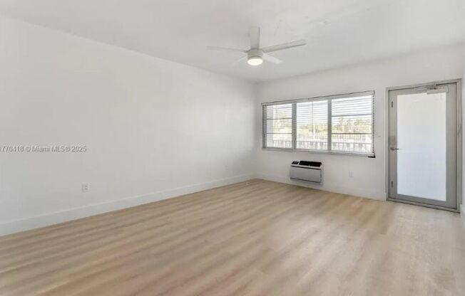 Studio, 1 bath, 400 sqft, $1,900, Unit Unit 03