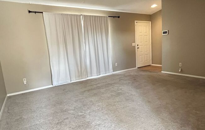 Georgeous 2 Bedroom / 2 Bath