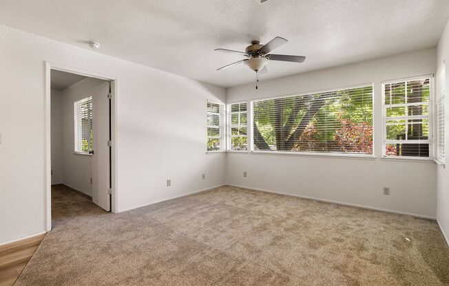 2 beds, 2 baths, 867 sqft, $1,695, Unit 142