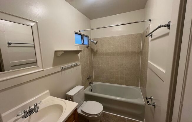 1 bed, 1 bath, 732 sqft, $2,300, Unit 1940