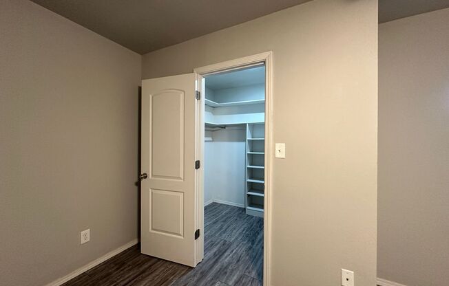 1 bed, 1 bath, 640 sqft, $795, Unit Building 2 Unit #16