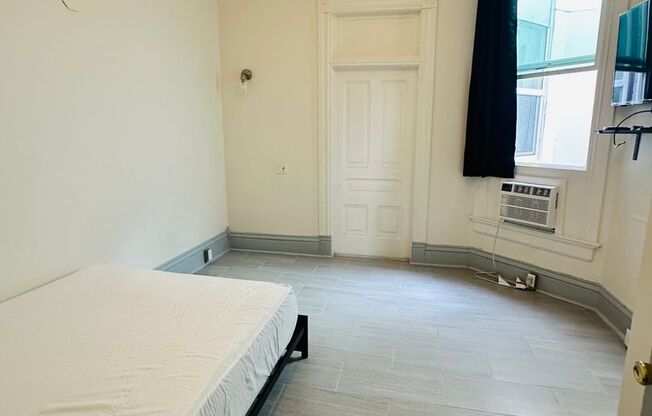 Studio, 1 bath, $1,350, Unit 35
