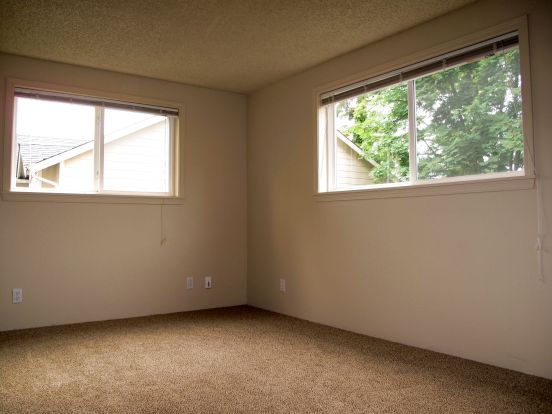 3 beds, 1 bath, 1,500 sqft, $2,895, Unit Upper