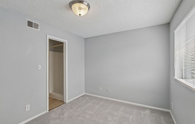 2 beds, 1.5 baths, 850 sqft, $1,490