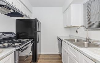2 beds, 1.5 baths, 820 sqft, $999