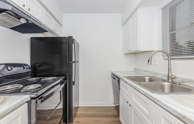 2 beds, 1.5 baths, 820 sqft, $999