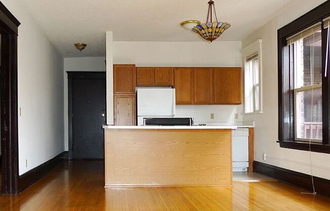 2 beds, 2 baths, 1,000 sqft, $1,500, Unit 5 - 130 - 202