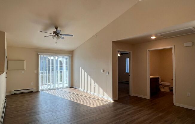 2 beds, 1 bath, 1,032 sqft, $1,345, Unit AT 719-19