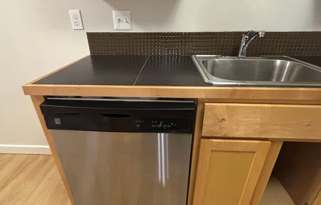 1 bed, 1 bath, 720 sqft, $1,229, Unit BOU-211