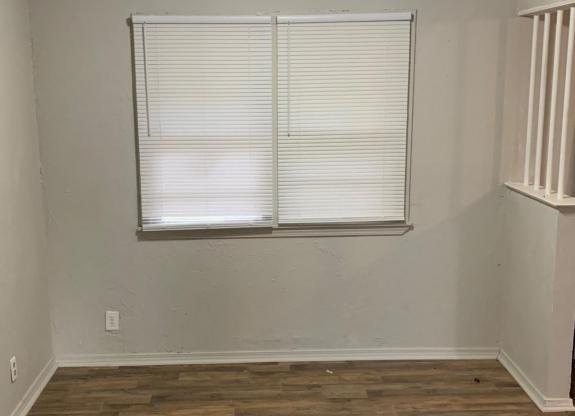 1540 NE 39
