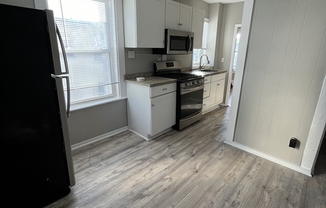 3 beds, 1 bath, 1,200 sqft, $2,700, Unit 3